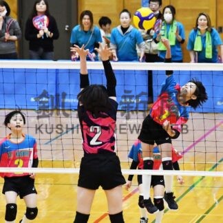 釧路ＡＴ１（５年生ブロック）制す　バレー釧路釧路西ロータリークラブ会長杯【釧路町】(2024-02-19)