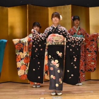 晴れ着お披露目 一年の飛躍誓う　北日本和装研究所釧路支部新年会【釧路市】(2024-02-16)