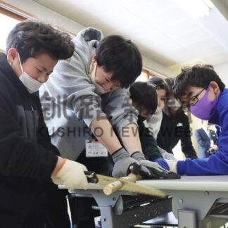 バードコール作り挑戦　北斗小児童が林業学習【根室】(2024-03-05)