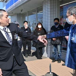 コンビニで不審者対応訓練　釧路署【釧路市】(2024-03-14)