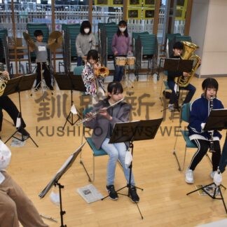 中標津東小スクールバンド　あすの定演に向け練習に熱【中標津】(2024-03-09)