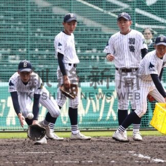別海高、憧れの舞台の土踏む　甲子園練習開始_1(2024-03-14)
