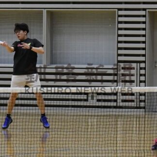 テニス 頂点目指しラリー　市長杯室内ダブルス大会【釧路市】(2024-03-05)