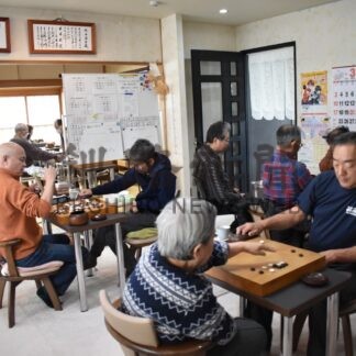 囲碁本因坊予選、愛好者が真剣勝負【釧路市】(2024-03-25)