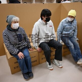 段ボールベッド設置に挑戦　久遠塾が防災講座【白糠】(2024-03-25)