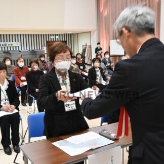 白洋大学閉講式 ３０人に修了証【白糠】(2024-03-27)