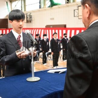 生徒としての誇りを　武修館高入学式【釧路市】(2024-04-10)