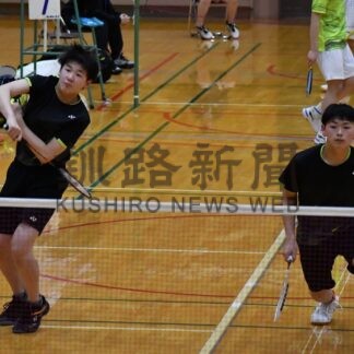 中学春季バド　男子複は川上・木村組（根室海星）Ｖ【釧路町】(2024-04-30)