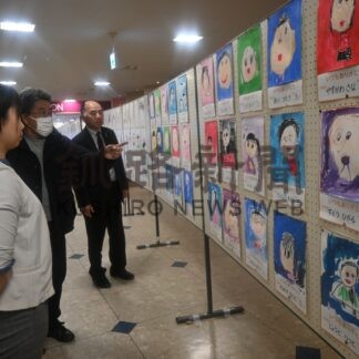 お母さん 表情豊か　きょうから釧新似顔絵展【釧路町】(2024-04-26)