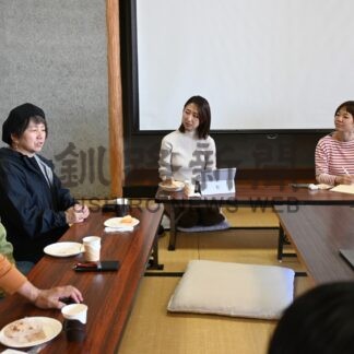 夏堀市議とくにい浜中町議　１年生議員が座談会【釧路市】(2024-04-07)