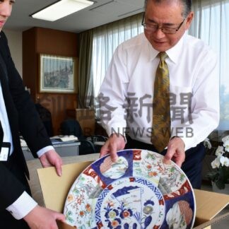 〝大皿〟新庁舎へ引っ越し　根室10代の首長を見守る【根室】(2024-05-06)