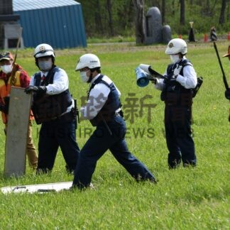 クマ対応で合同訓練　釧路署、自治体など連携【釧路市】(2024-05-18)
