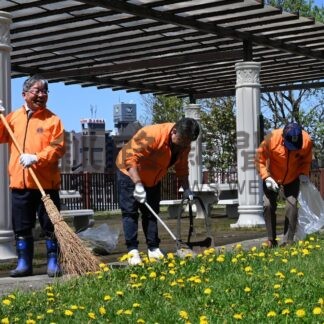 憩いの場所きれいに　釧路ぬさまいライオンズクが幣舞公園を清掃【釧路市】(2024-05-19)