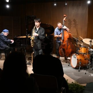 ジャズファン魅了　グラミー賞ピアニストのマシューズさん釧路公演【釧路市】(2024-05-22)