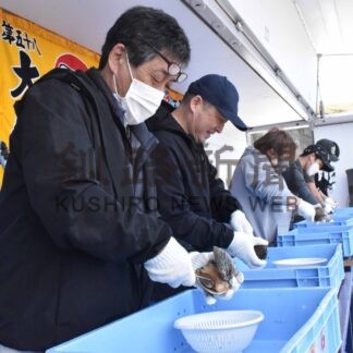 落石産の魚介類を堪能　味まつり5000人来場【根室】(2024-05-27)