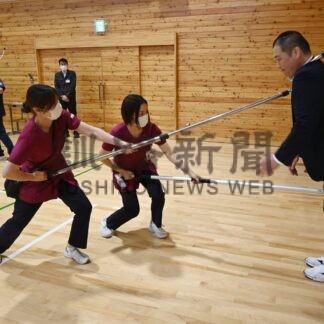 護身術やさすまた学ぶ　釧路総合病院で研修会【釧路市】(2024-06-11)