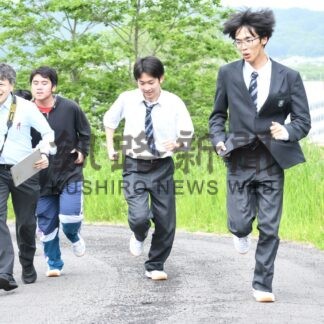 大津波想定し避難訓練　白糠高、住民と合同で【白糠】(2024-06-20)