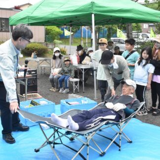 簡易ベッドなど体験　緑町内会が避難所開設講習会【釧路町】(2024-06-22)