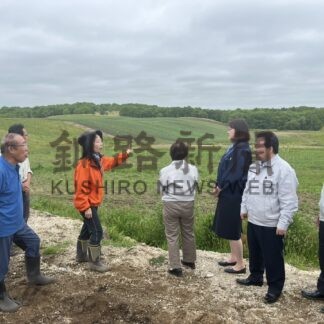 佐藤衆院議員、農場など視察【別海】(2024-06-16)