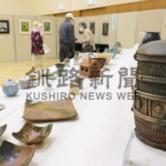 芸術系サークルの力作２１０点ずらり　グループ美術展【根室】(2024-06-29)