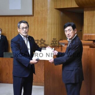 北方領土返還署名に協力を　２団体が市連町に要請【釧路市】(2024-06-05)