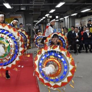 鳥取県訪問団を歓迎　双方保存会が傘踊り競演【釧路市】(2024-06-28)