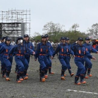 分列行進 団員らきびきび　市春季消防演習【釧路市】(2024-06-02)