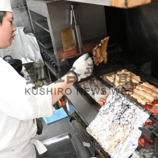 うなぎ食べ暑さに勝つ　土用の丑の日【釧路市】(2024-07-25)