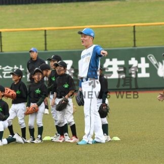 プロ選手の技体感　日ハムが野球教室【釧路市】(2024-07-06)