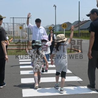鶴野支援学校生ら交通ルール学ぶ　星ケ浦自校が教室【釧路市】(2024-07-18)
