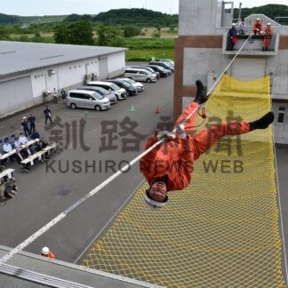 救助訓練で３６人 日頃の成果披露　釧路管内消防事務組合連絡協【釧路町】(2024-07-07)