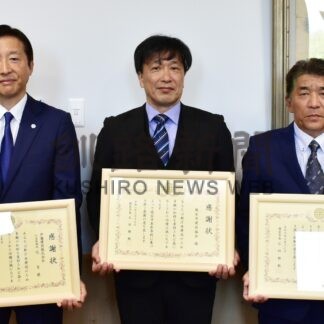 新庁舎充実に市建設協１００万円、会員２社が各５０万円寄付【根室】(2024-07-02)