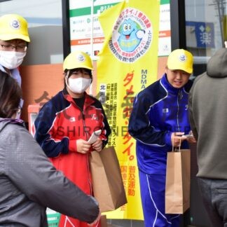 薬物乱用 問題意識を　柏陵中生ら街頭啓発【根室】(2024-07-07)