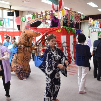 武佐地区老ク連が浴衣や仮装で盆踊り【釧路市】(2024-08-31)