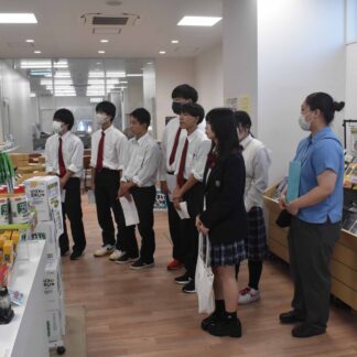 根室高生が企業訪問　２２事業所協力、仕事内容など説明【根室】(2024-08-06)