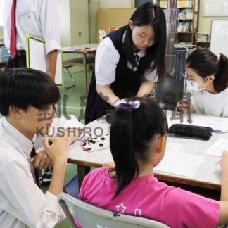 世代超え交流楽しむ　根室高生徒会、小中学生向け勉強会【根室】(2024-08-25)