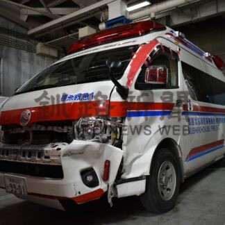 救急車、交差点で乗用と衝突　患者搬送中 １人けが【釧路町】(2024-08-14)