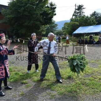 伝統儀式で安全祈願　アイヌ文化生活館改築で起工式【弟子屈】(2024-08-29)
