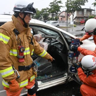 市消防本部、車両破壊研修訓練で技術習得【釧路市】(2024-08-31)