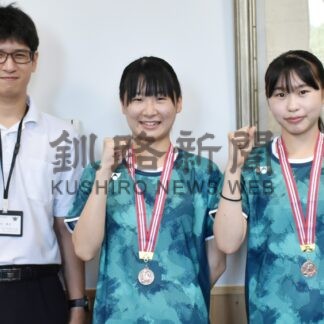 光洋中〝羽乃ペア〟バドミントン全国へ　｢笑顔で楽しく１勝を｣【根室】(2024-08-21)