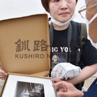 「国後島はっきり確認」洋上慰霊に７３人参加【根室】(2024-08-30)