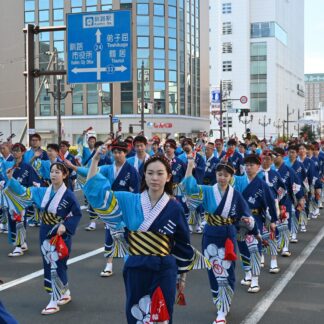 市民踊り華やか　くしろ港まつり、北大通で５年ぶり【釧路市】(2024-08-04)