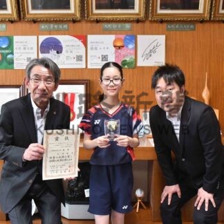 岩淵選手（湖畔小４年）羽球全国へ　釧路市役所で意気込み語る【釧路市】(2024-08-08)