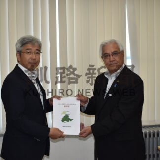 クマ対策推進など要望　地方議連、振興局に【釧路市】(2024-08-15)