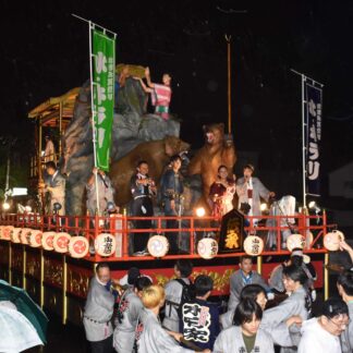 山車、町内を練り歩く　「水・キラリ」にぎわう【標津】(2024-08-06)