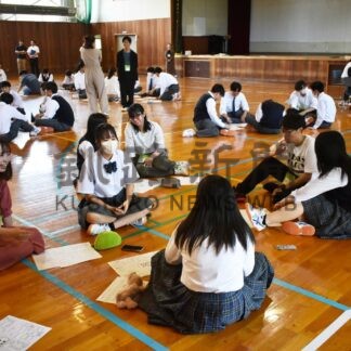 大学生の経験談 参考に　標茶高で「カタリ場」【標茶】(2024-09-04)