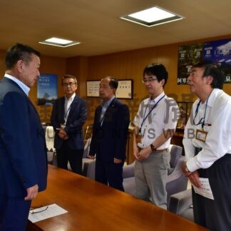 日本共産党議員団　国旗掲揚に反対姿勢、会派全会一致求める【釧路市】(2024-09-24)