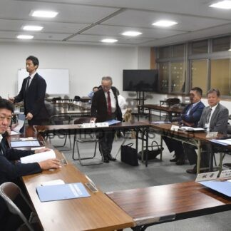 プロチーム立ち上げ目指す　くしろアイスホッケー推進協、発起人会に２０人集う【釧路市】(2024-10-09)