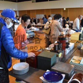 宝林町会　５年ぶりフリマ盛況【根室】(2024-10-31)