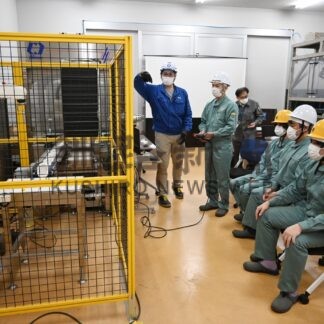 産業用ロボットを操作　釧路高専が出張授業【釧路市】(2024-11-01)